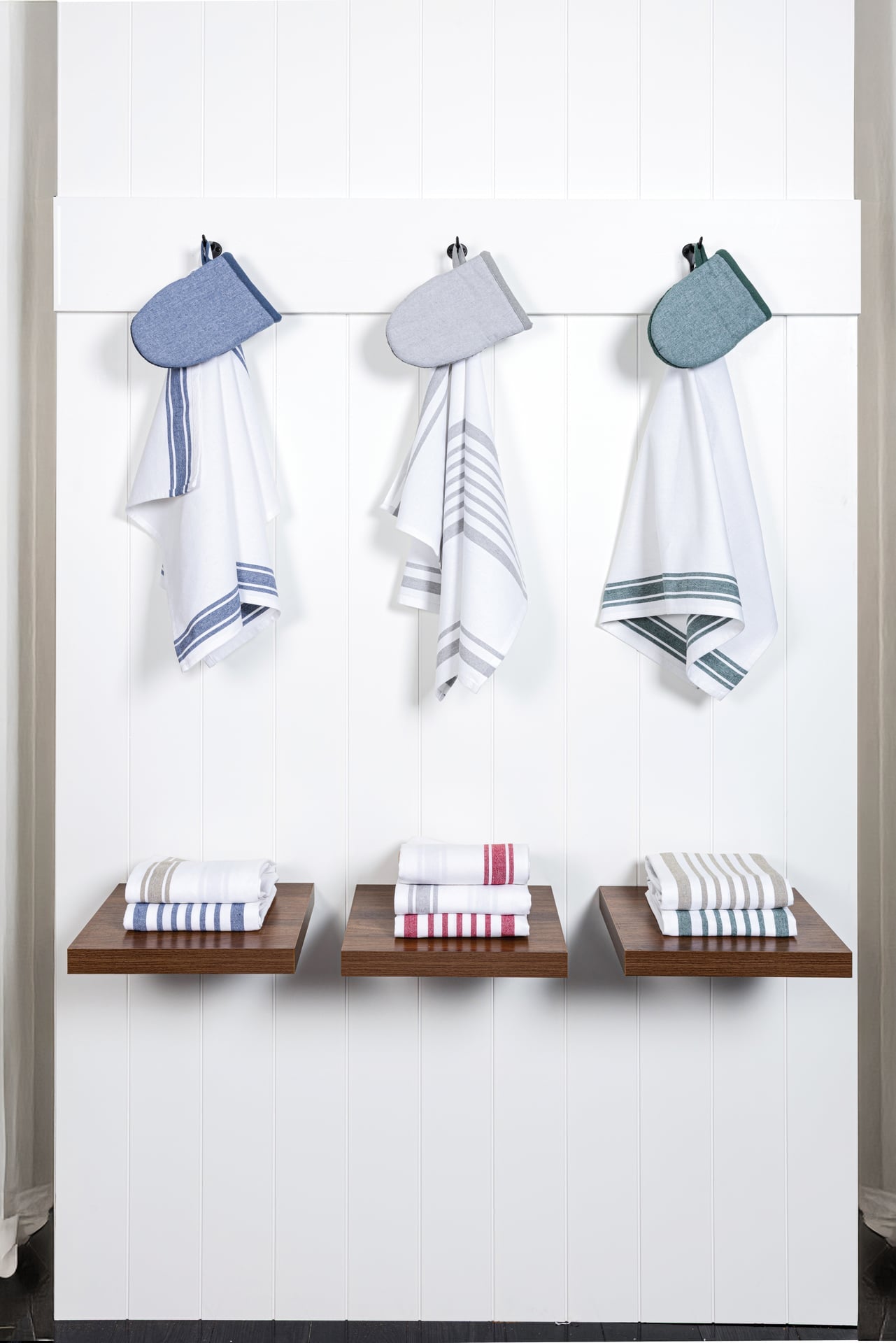 Relaxed Stripe Towels